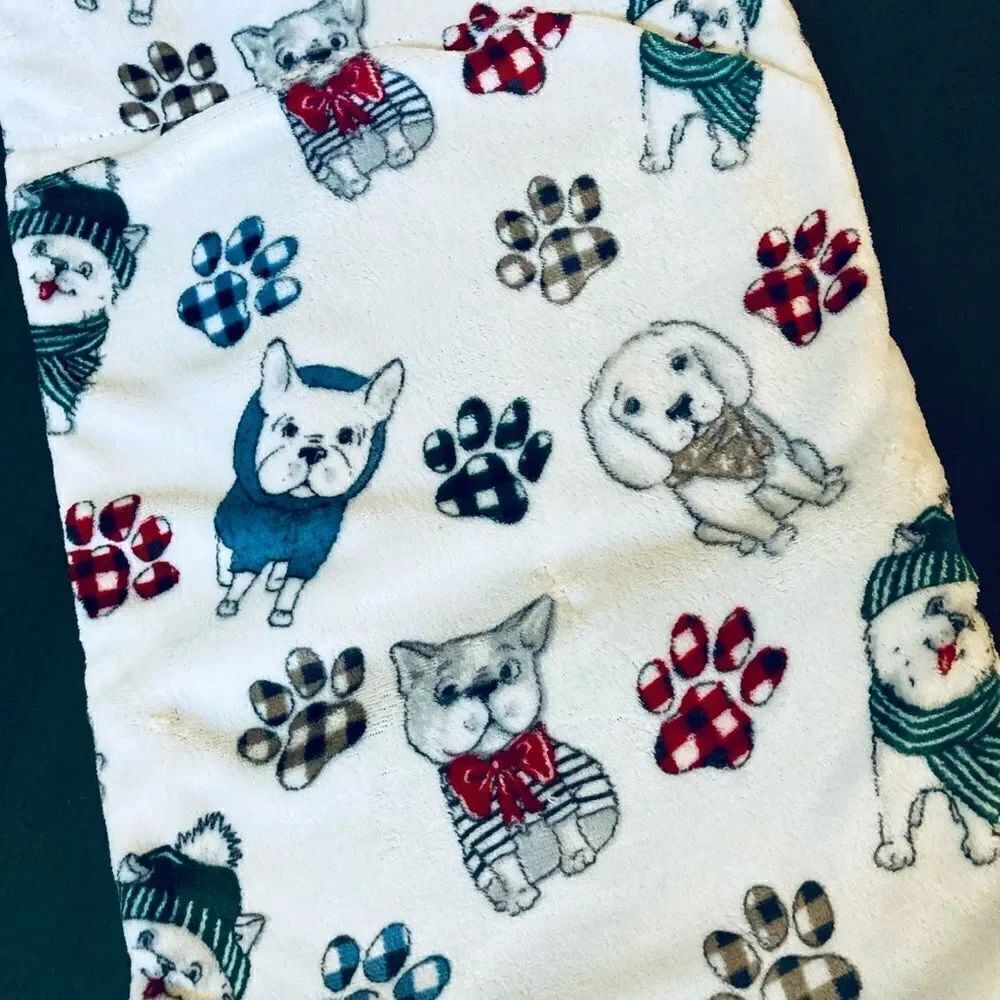 NWT Plush Sherpa Plaid Sweater Dog Pet Throw Blanket